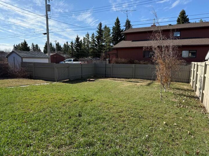 Property Photo: 5417 52 Avenue AB T0B 2W0