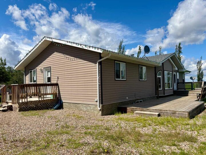 Property Photo:  474059 Range Road 74  AB T9X 1Y7 
