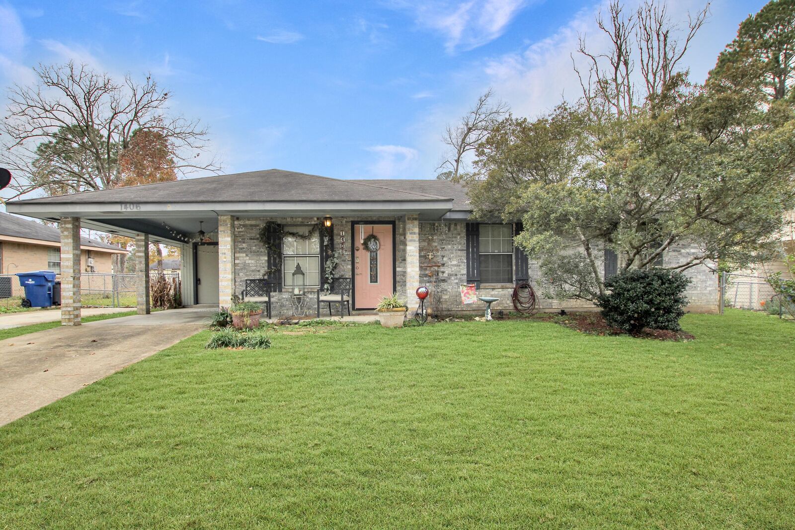Property Photo:  1406 Kings Rd  LA 71446 