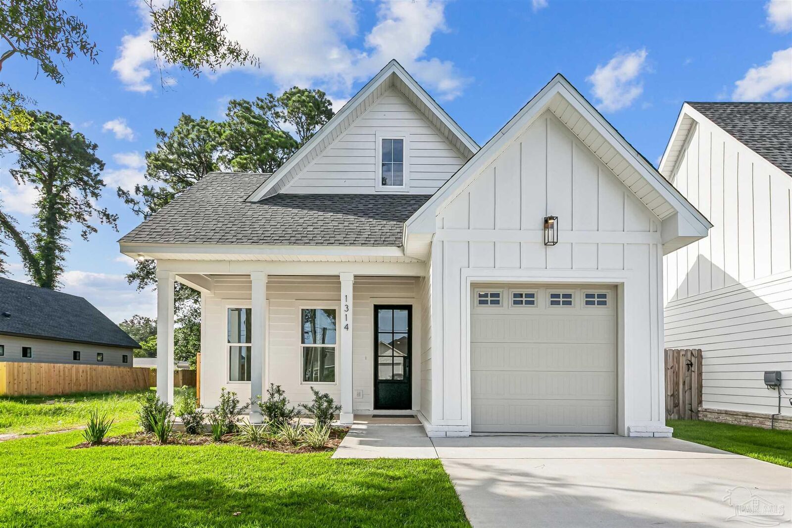 Property Photo:  1314 E Fisher St  FL 32503 