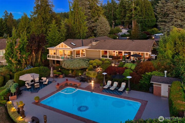 Property Photo:  8723  Talbot Road  WA 98026 