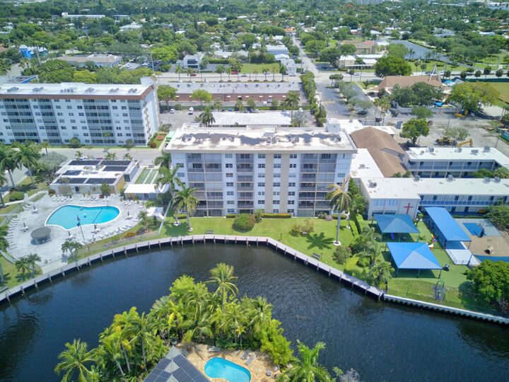 Property Photo: 3010 NE 16th Avenue 502 FL 33334