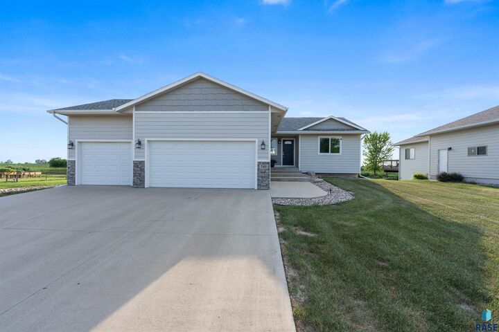 Property Photo:  745 Fox Ct  SD 57064 