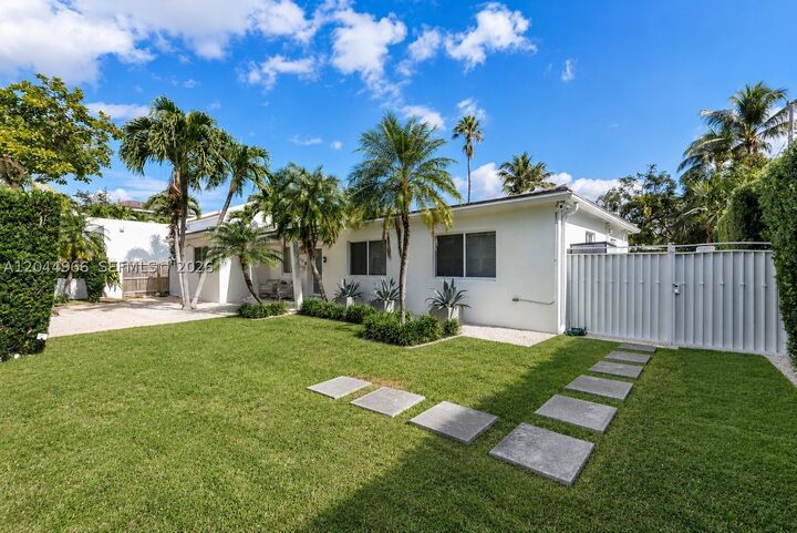 Property Photo: 301 Hampton Ln FL 33149