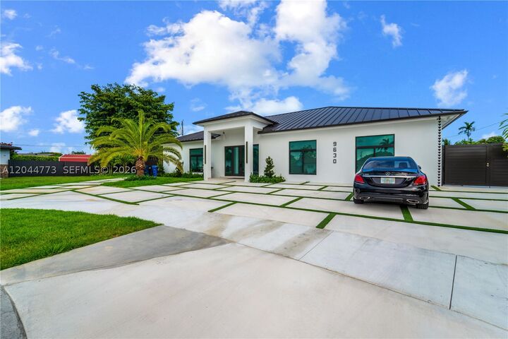 Property Photo: 9630 SW 10th Ter FL 33174