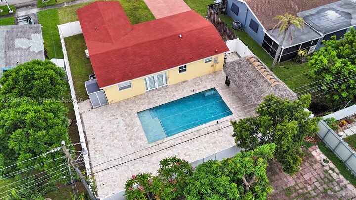 Property Photo: 6431 S Coolidge St FL 33024