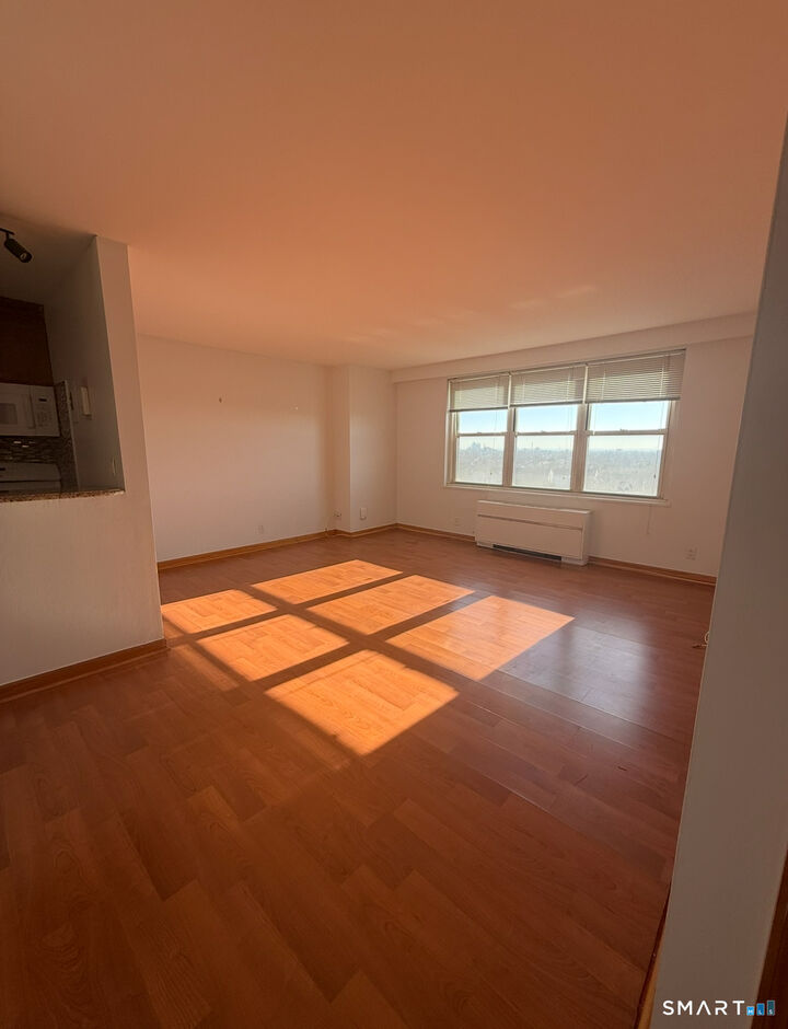 Property Photo:  2625 Park Avenue 9C  CT 06604 