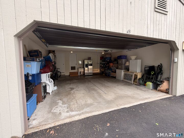 Property Photo:  43 Applewood Lane 43  CT 06001 
