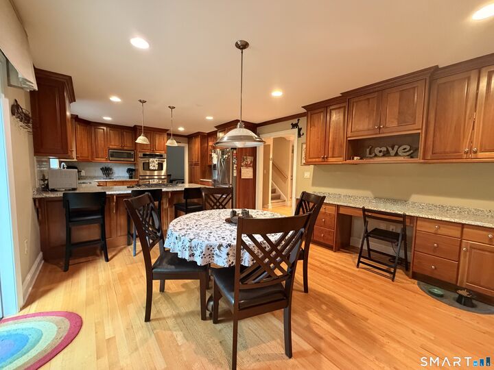Property Photo: 43 Applewood Lane 43 CT 06001
