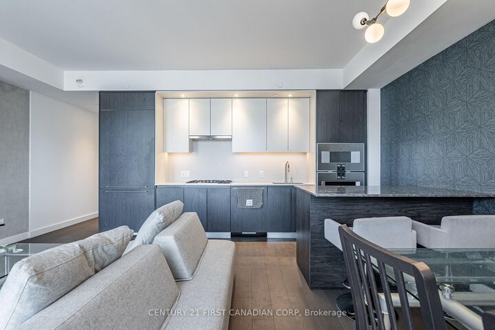 Property Photo: 81 Wellesley Street E 1405 ON M4Y 0C5