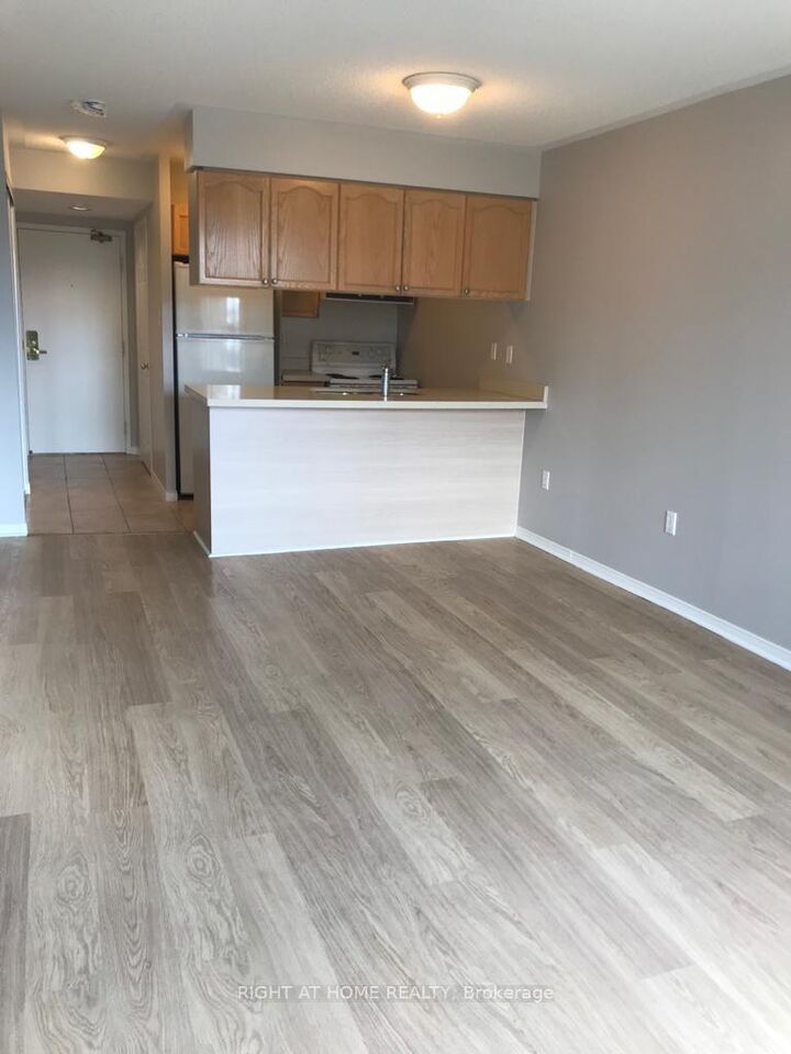 Property Photo:  887 Bay Street 1009  ON M5S 3K6 