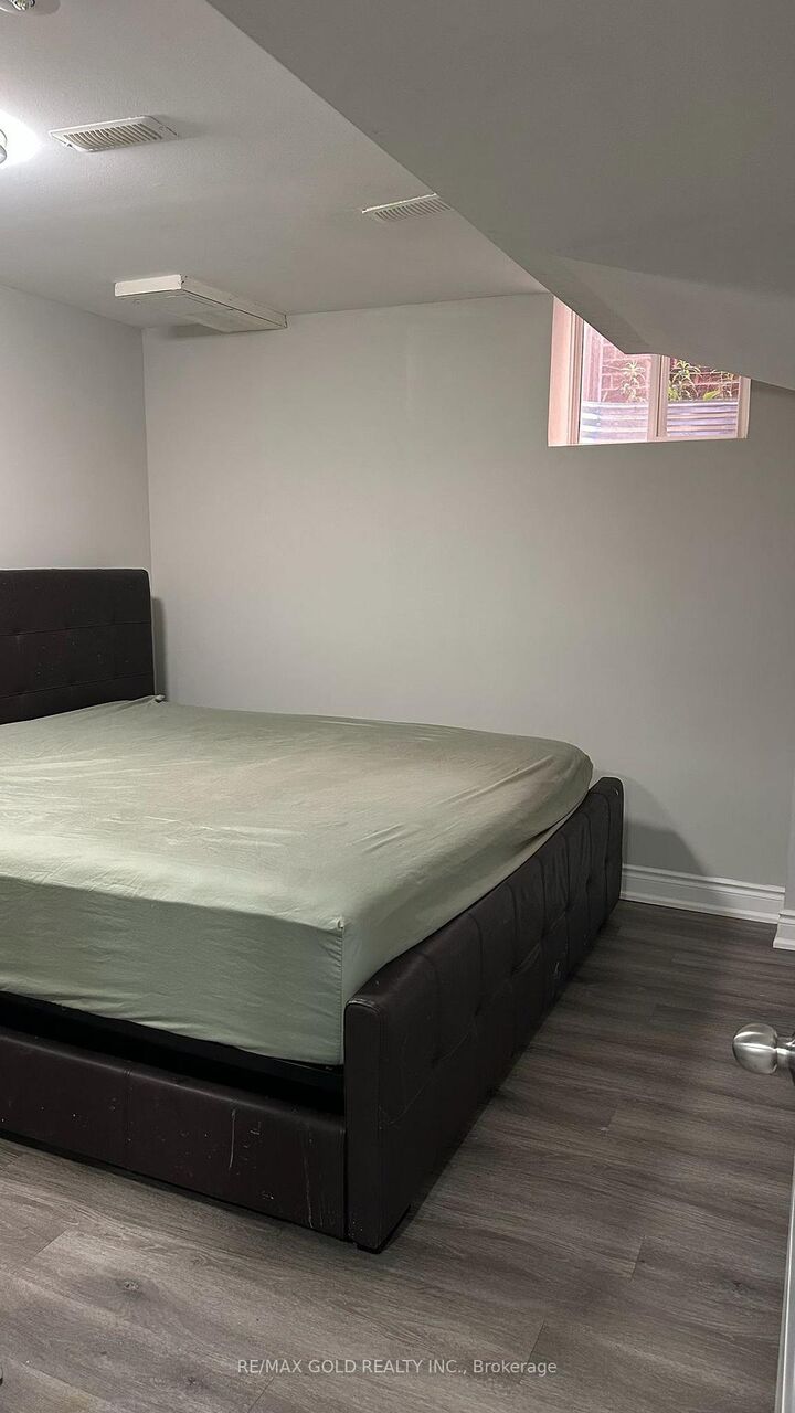 Property Photo: 24 Wardsville Drive Unit 2 Bsmt ON L6Y 0T7