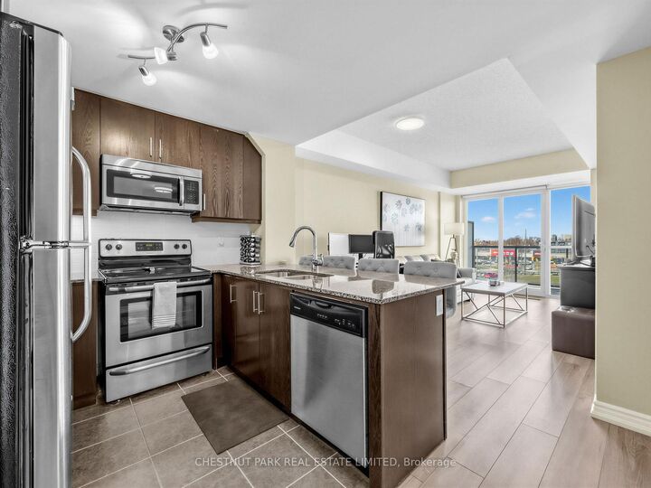 Property Photo:  15 James Finlay Way 613  ON M3M 0B3 