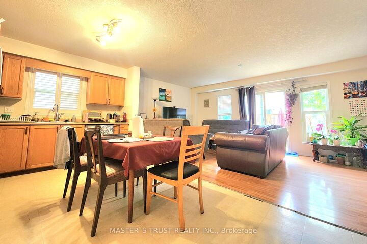 Property Photo:  745 Laurelwood Drive  ON N2V 2T9 