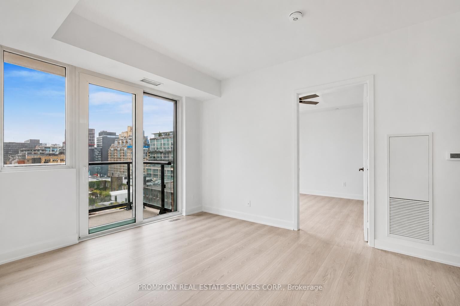 Property Photo:  108 Peter Street 923  ON M5V 0W2 
