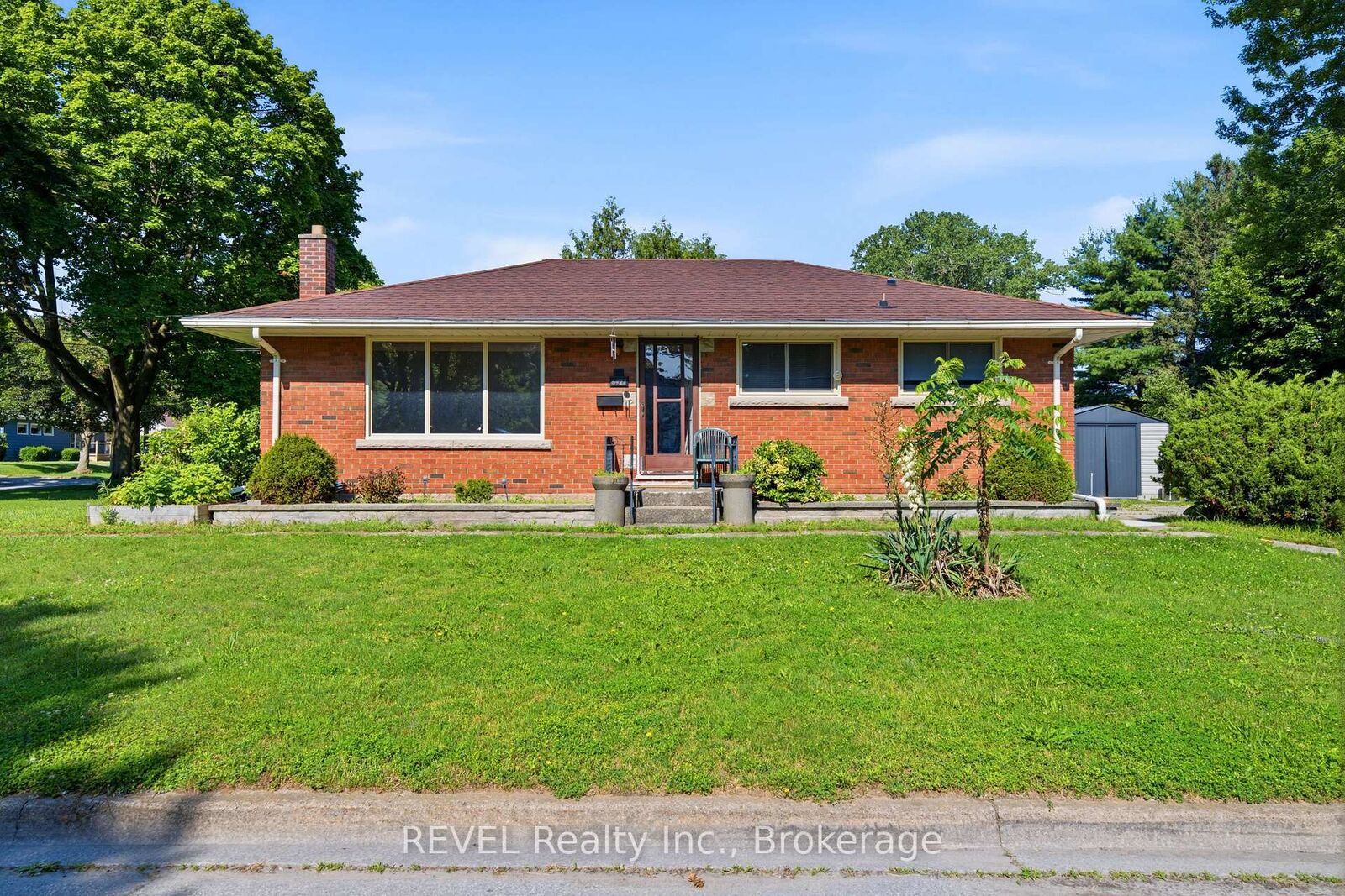 Property Photo:  6427 Burdette Drive  ON L2E 5H4 