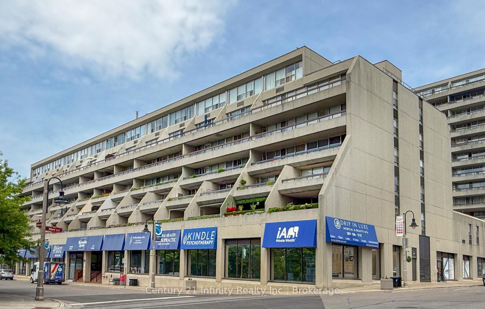 Property Photo:  50 Richmond Street E 422  ON L1G 7C7 