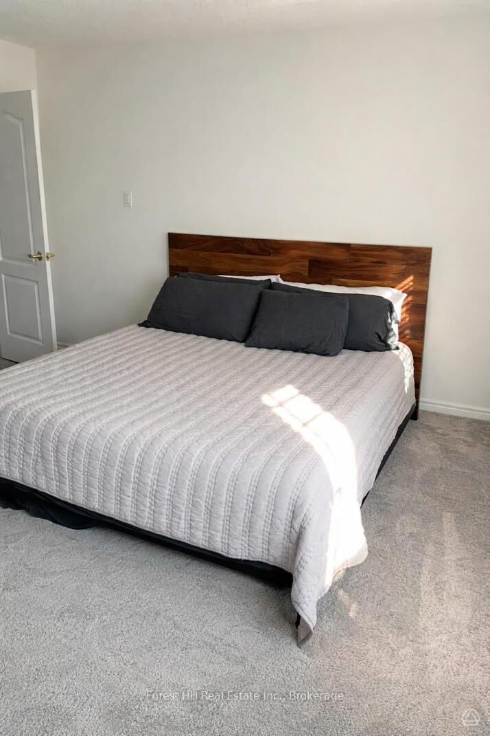 Property Photo:  1 Archer Avenue E  ON L9Y 3B7 