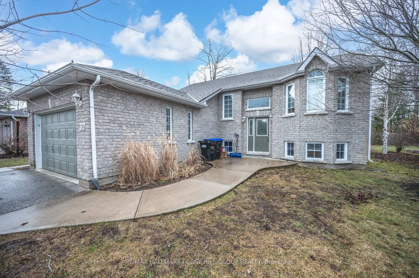 Photo de la propriété:  32 54th Street S Lower  ON L9Z 1W9 