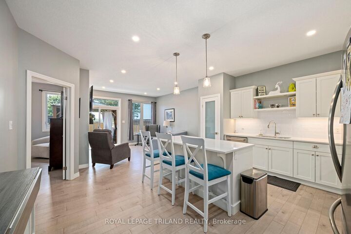 Property Photo: 32 Charter Creek Court ON N5R 0L2