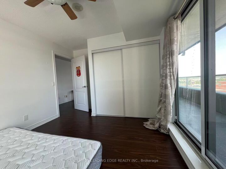 Property Photo: 70 Town Centre Court 704 ON M1P 0B2