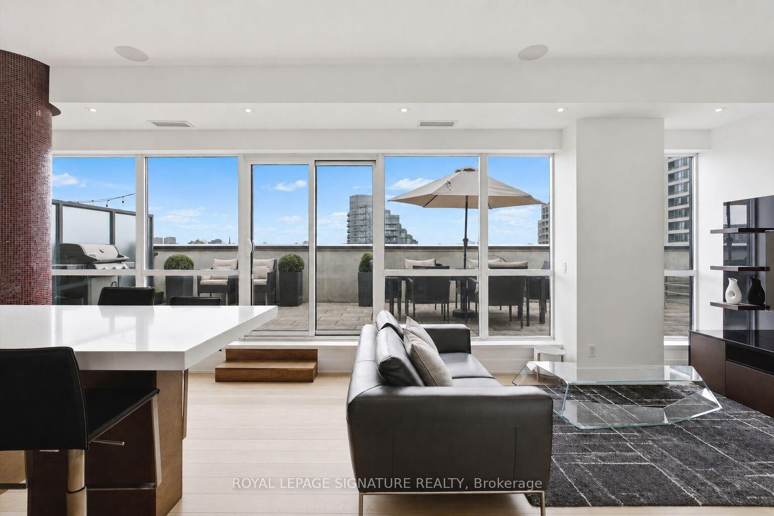 Property Photo:  1205 Queen Street W Ph704  ON M6K 0B9 