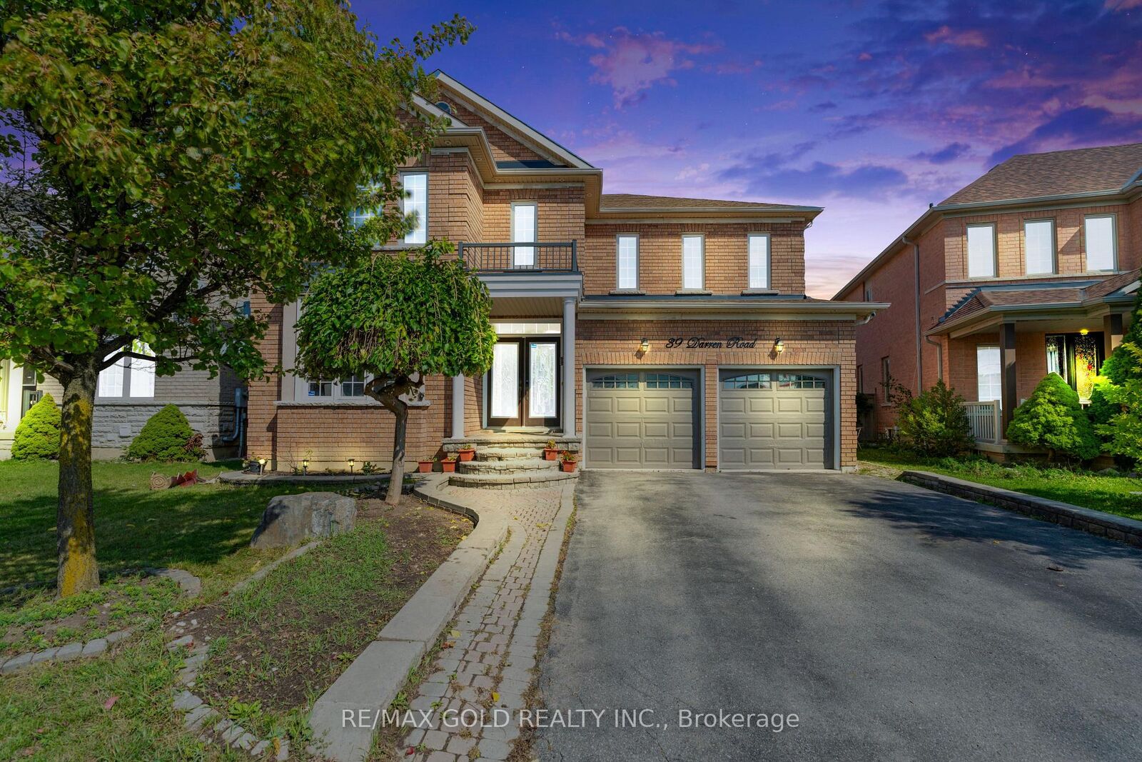 Property Photo: 39 Darren Road ON L6P 1Z5