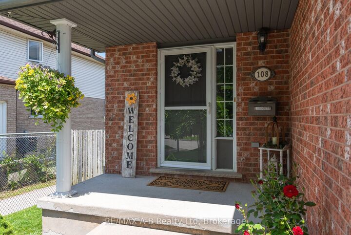 Property Photo:  108 Walsh Crescent  ON N5A 7X7 