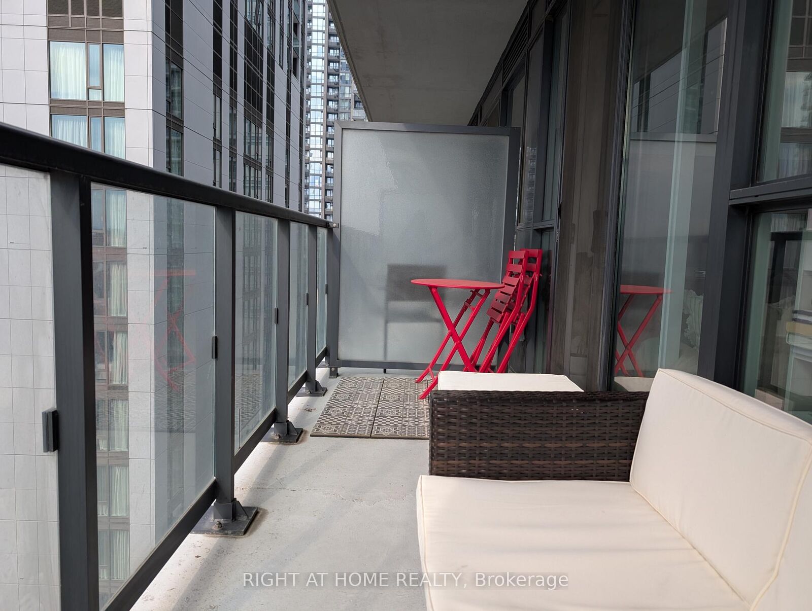 Property Photo:  87 Peter Street 2109  ON M5V 0P1 