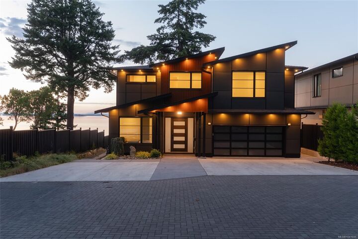 4599 Cordova Bay Rd — photo 1