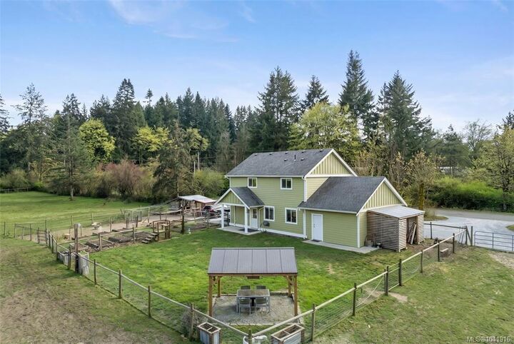 Property Photo: 4425 Telegraph Rd BC V0R 1N2