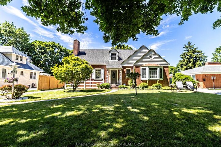 310 Victoria Avenue — photo 1