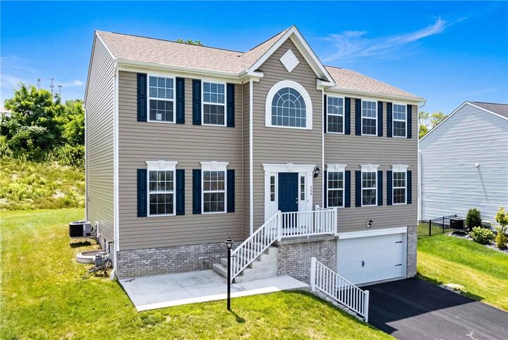 Property Photo:  304 Rose Hill Ct  PA 15317 