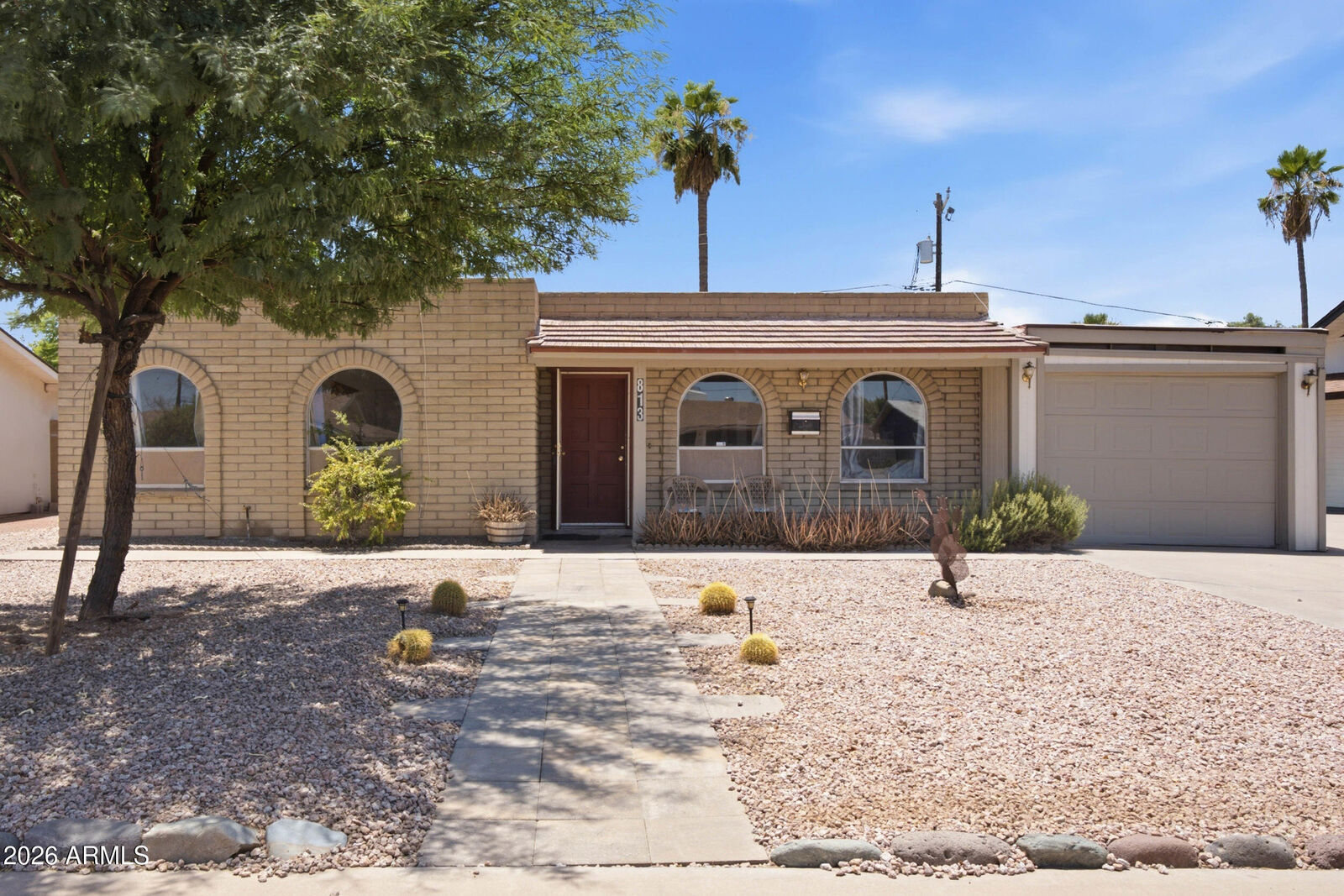 Property Photo: 813 W Romo Jones Street AZ 85281