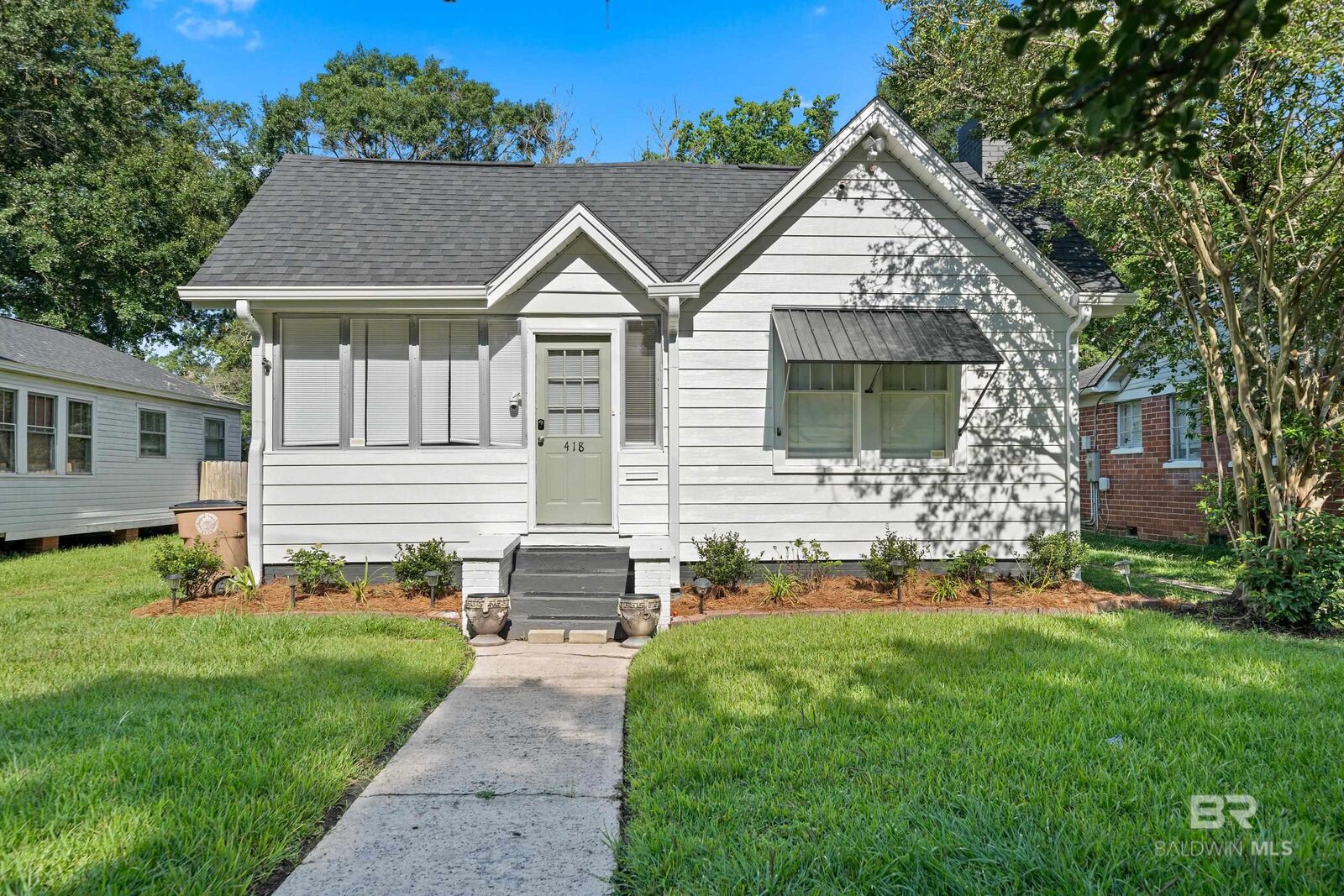 Property Photo: 418 Glenwood Street AL 36606