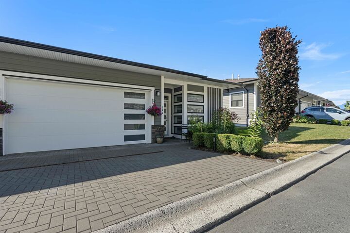Property Photo: 51096 Falls Court 144 BC V4Z 1K7