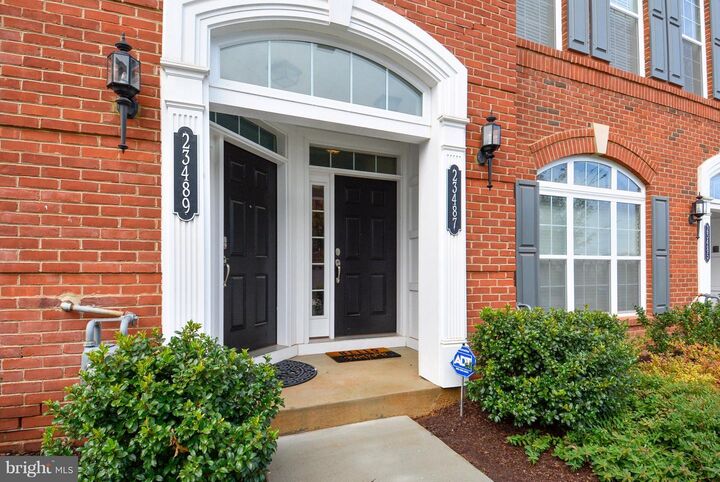 Property Photo: 23487 Logans Ridge Terrace VA 20148