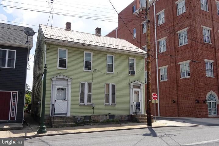Property Photo:  226-228 E Queen Street  PA 17201 