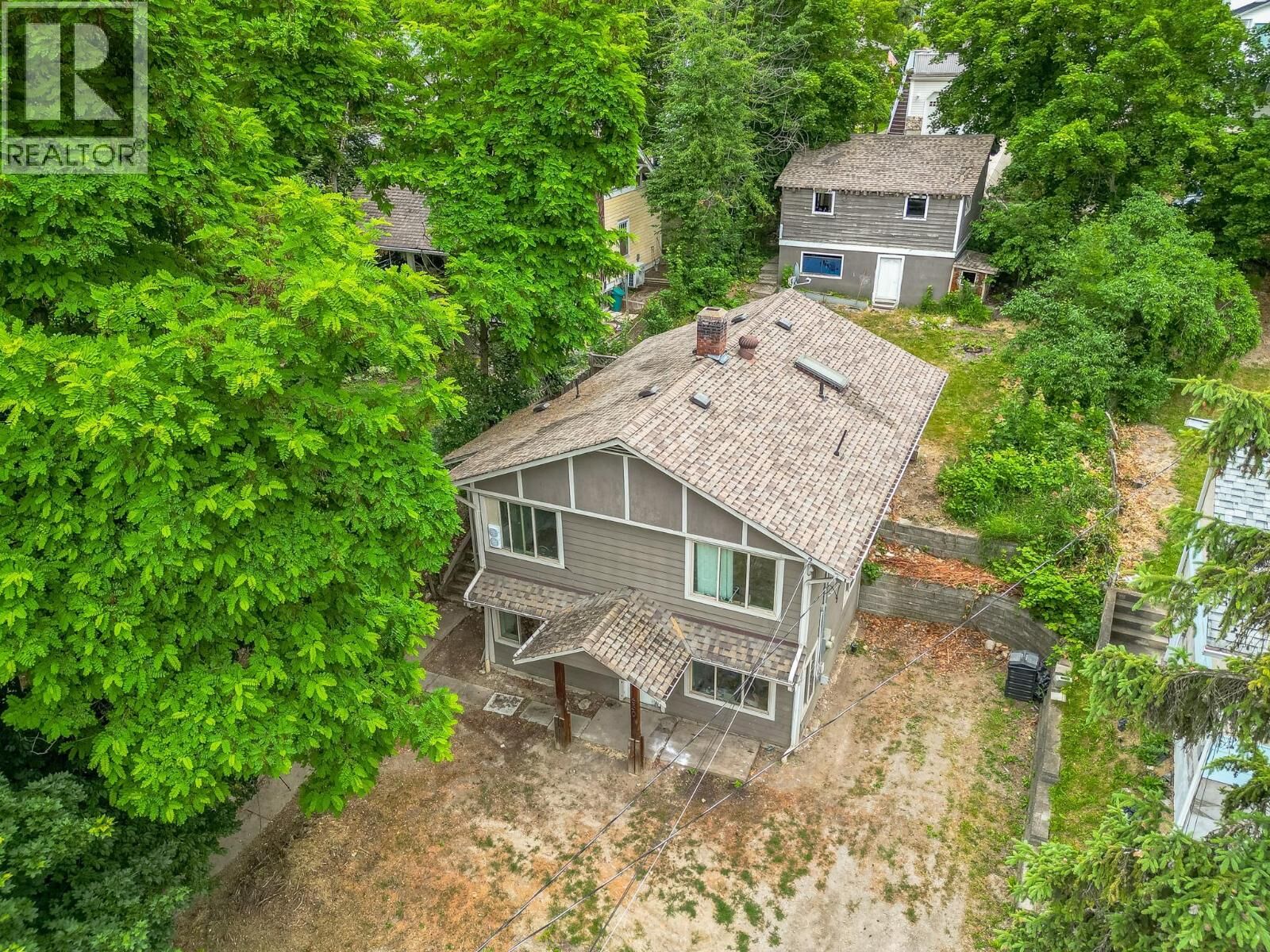 Property Photo: 630 5 Street Southeast BC V1E 4G2