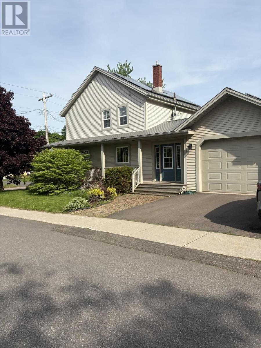 Property Photo:  133 Spring Park Road  PE C1A 3Y7 