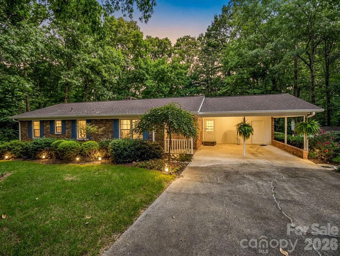 Property Photo: 104 Dill Circle SC 29356