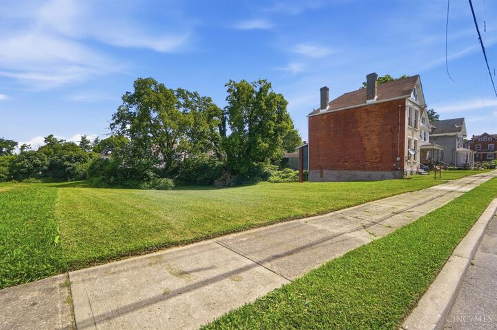 Property Photo:  1614 Brewster Avenue  OH 45207 