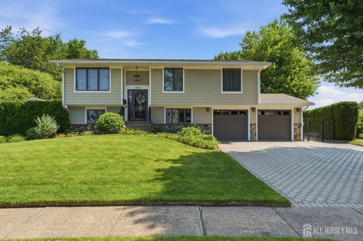 Property Photo: 1453 Tooz Place NJ 07080