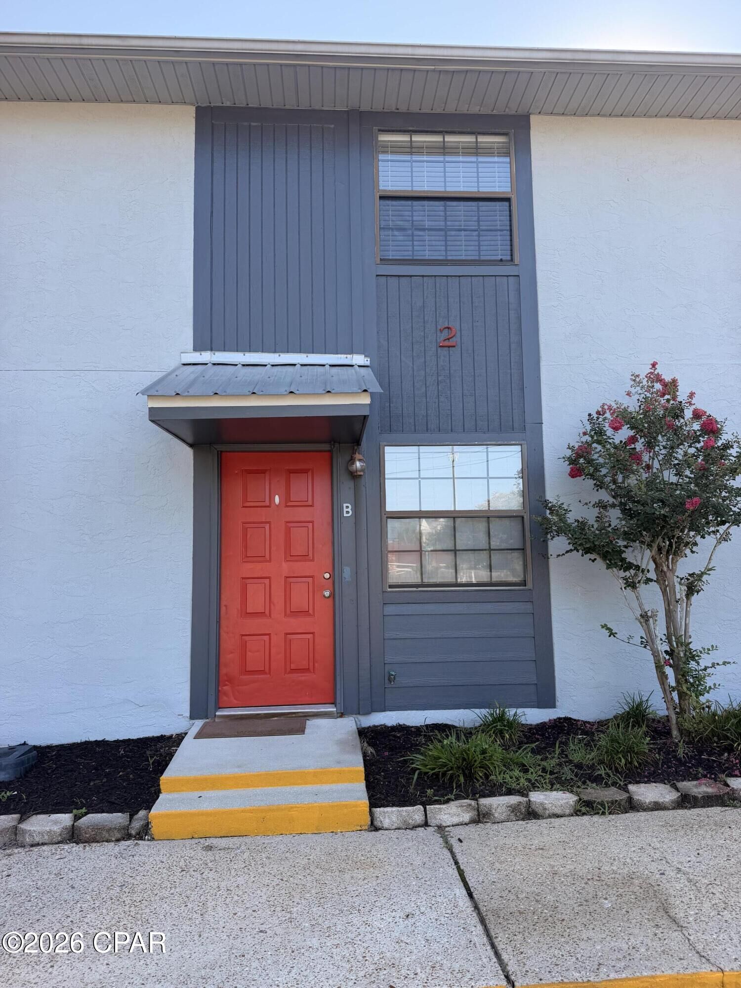 Property Photo: 2750 W 12th Street 2B FL 32401