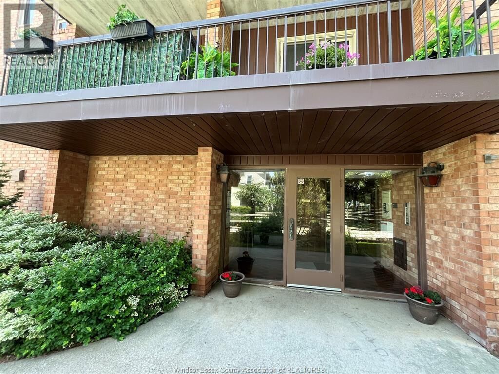 Property Photo: 26 Alice Street North 303 ON N8M 1C9