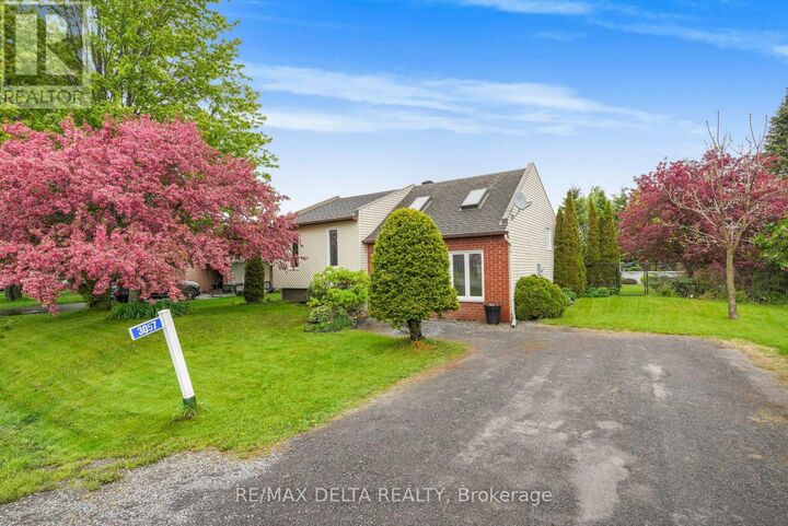 Property Photo: 3057 Carriere Street ON K0A 2A0