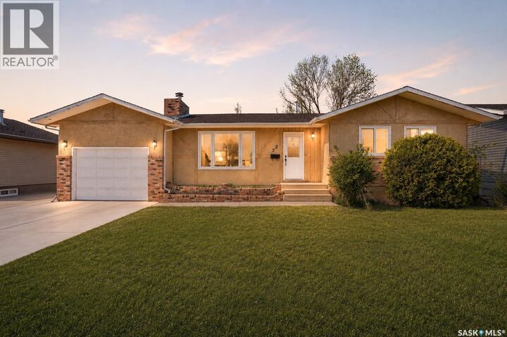 Property Photo:  22 Edelweiss Crescent  SK S6J 1E5 