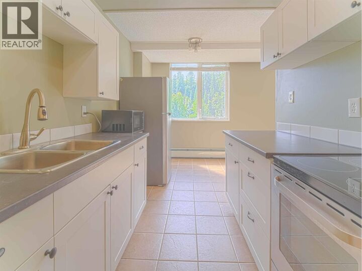 Property Photo: 1501 Queensway Street 406 BC V2L 1L5