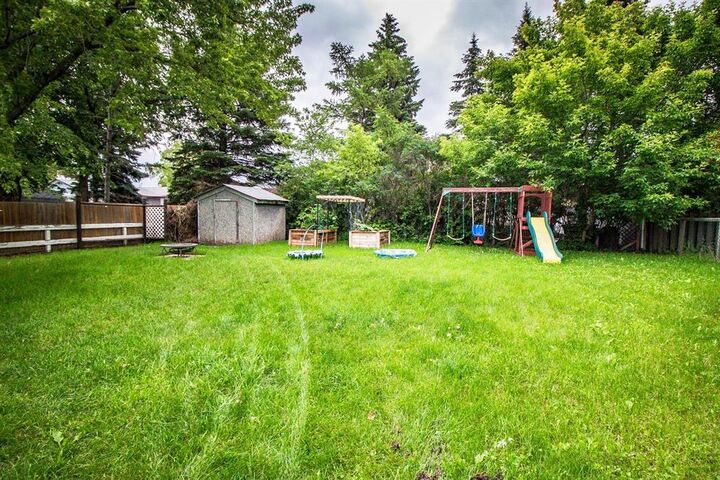 Photo de la propriété:  1749 9th Street  MB R7A 6C8 