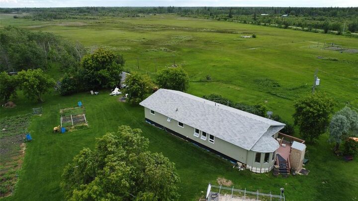 Property Photo: 8014 Road 117ne Road Northeast MB R0C 2C0